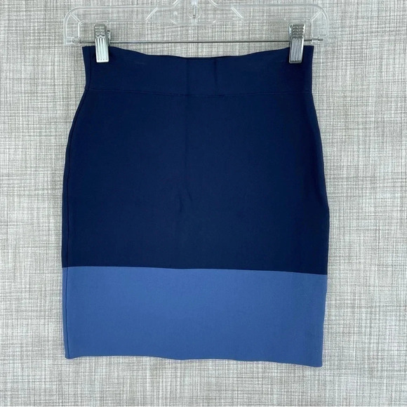 NWT BCBGMaxAzria Womens Size 0 color block blue skirt 1819 - Picture 1 of 8